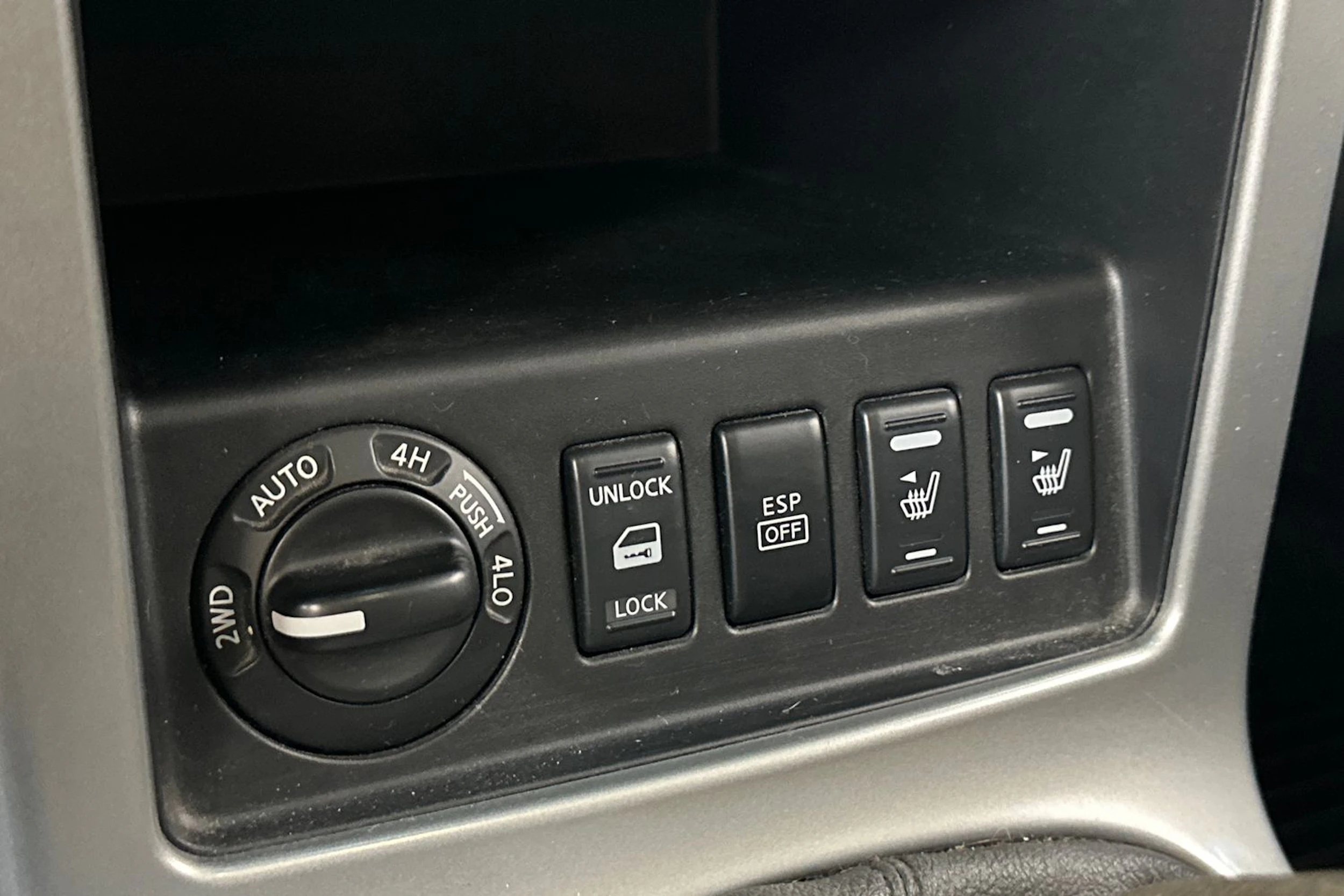 punainen Nissan Pathfinder 2007 kuva 22.