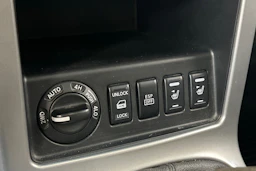 punainen Nissan Pathfinder 2007 kuva 22.