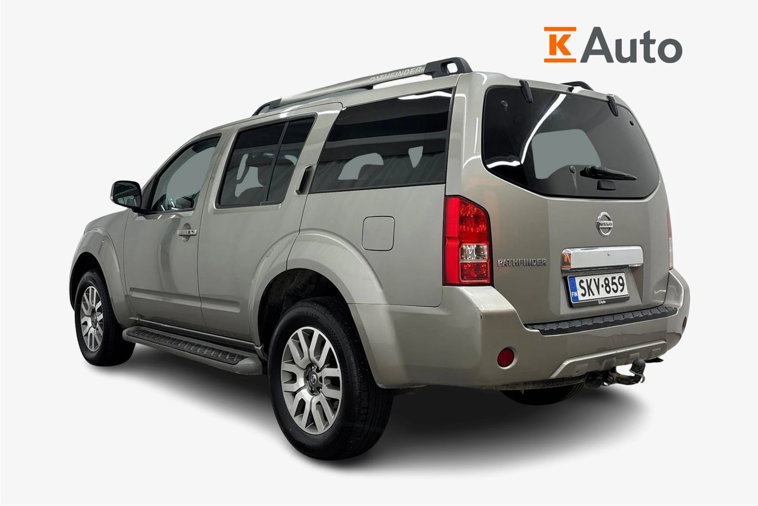 harmaa Nissan Pathfinder 2013 kuva 2.