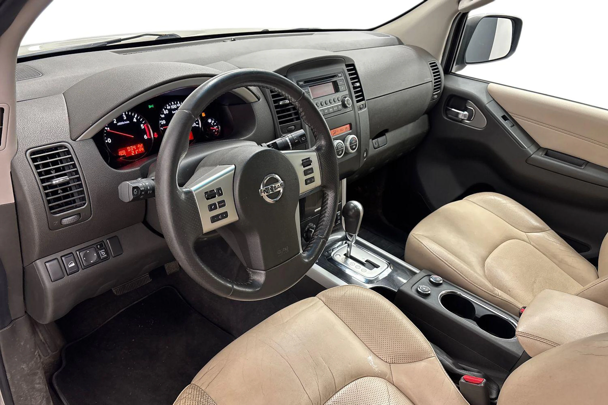 harmaa Nissan Pathfinder 2013 kuva 6.