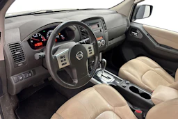 harmaa Nissan Pathfinder 2013 kuva 6.