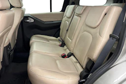 harmaa Nissan Pathfinder 2013 kuva 8.