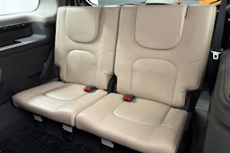 harmaa Nissan Pathfinder 2013 kuva 11.