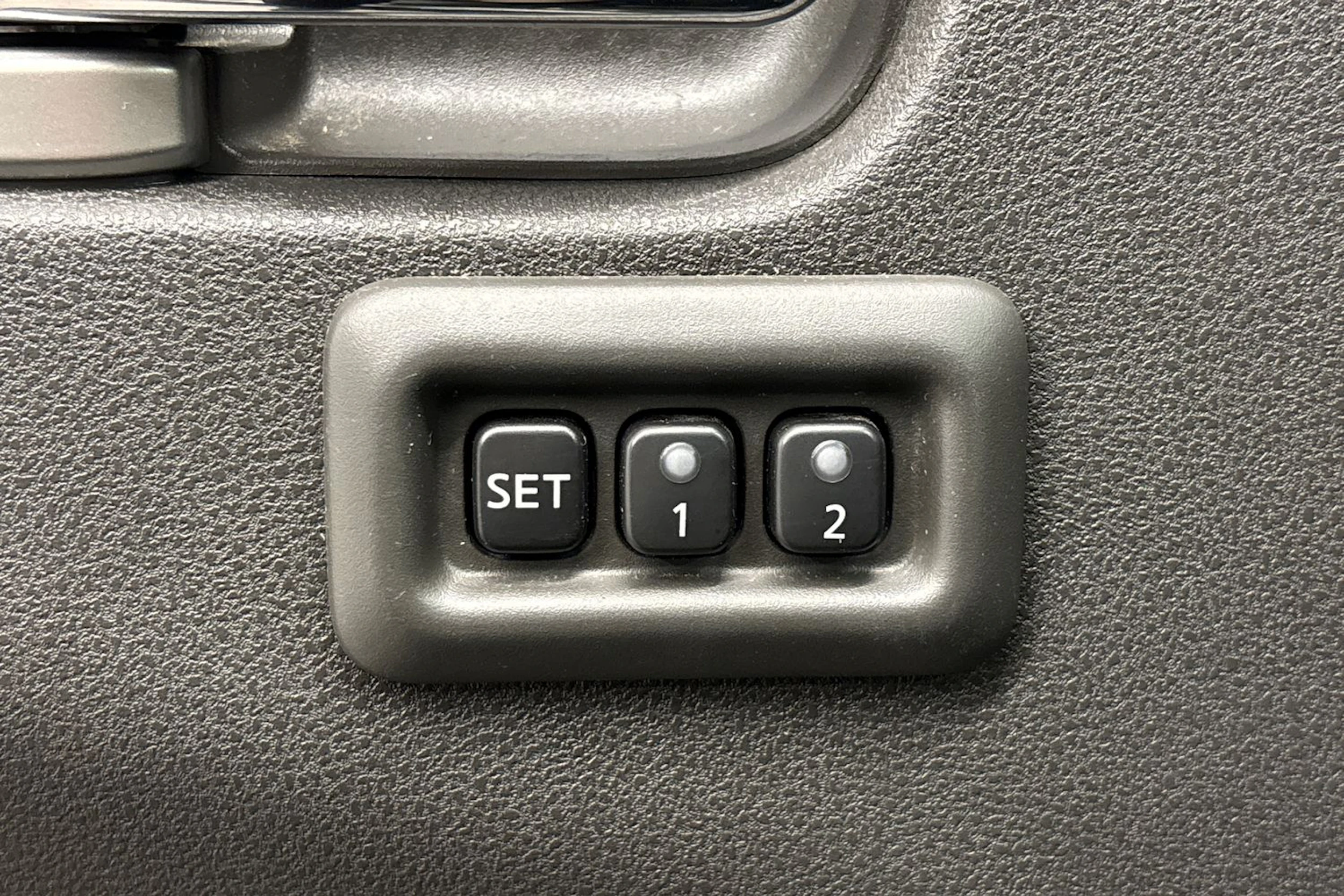 harmaa Nissan Pathfinder 2013 kuva 14.