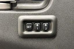 harmaa Nissan Pathfinder 2013 kuva 14.