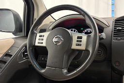 harmaa Nissan Pathfinder 2013 kuva 15.