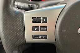 harmaa Nissan Pathfinder 2013 kuva 16.