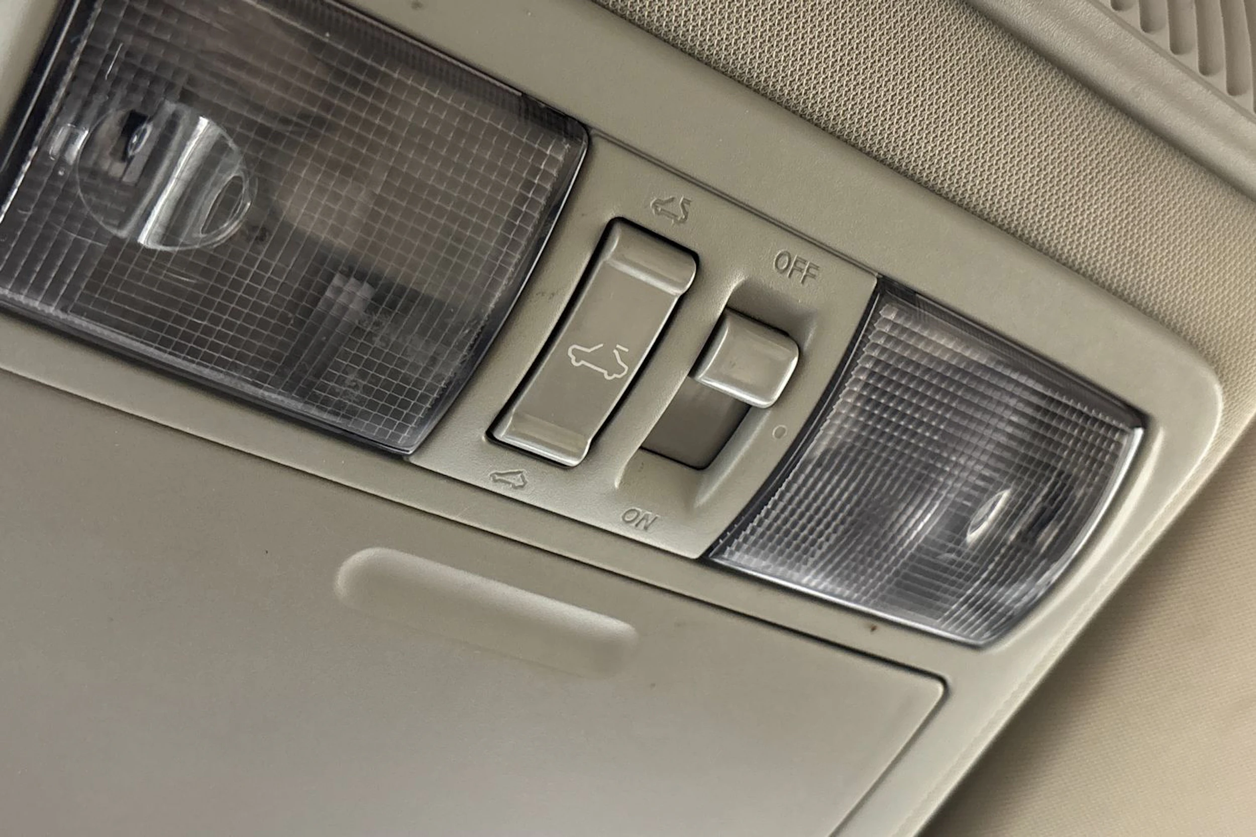 harmaa Nissan Pathfinder 2013 kuva 22.