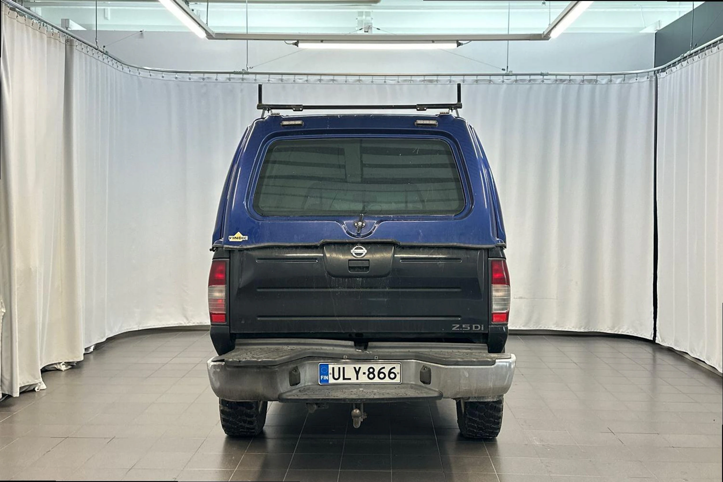 musta Nissan Pick-up 2005 kuva 6.