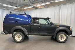 musta Nissan Pick-up 2005 kuva 8.