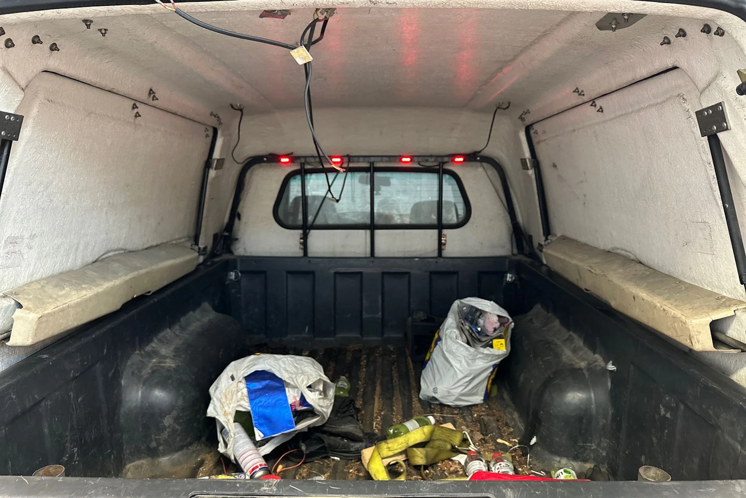 musta Nissan Pick-up 2005 kuva 11.