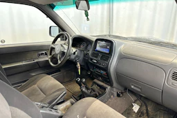 musta Nissan Pick-up 2005 kuva 13.