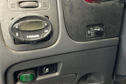 musta Nissan Pick-up 2005 kuva 16.