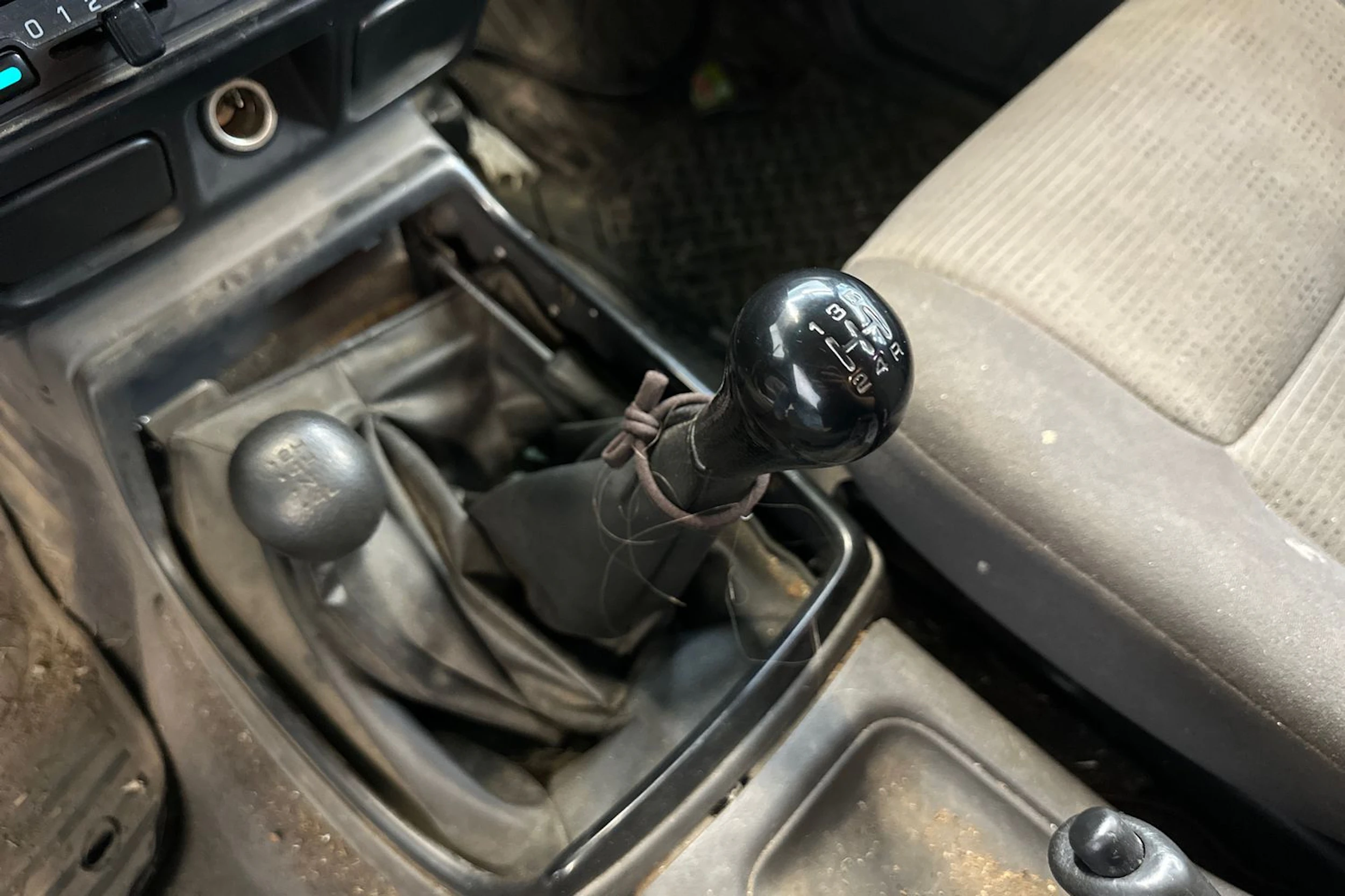 musta Nissan Pick-up 2005 kuva 19.