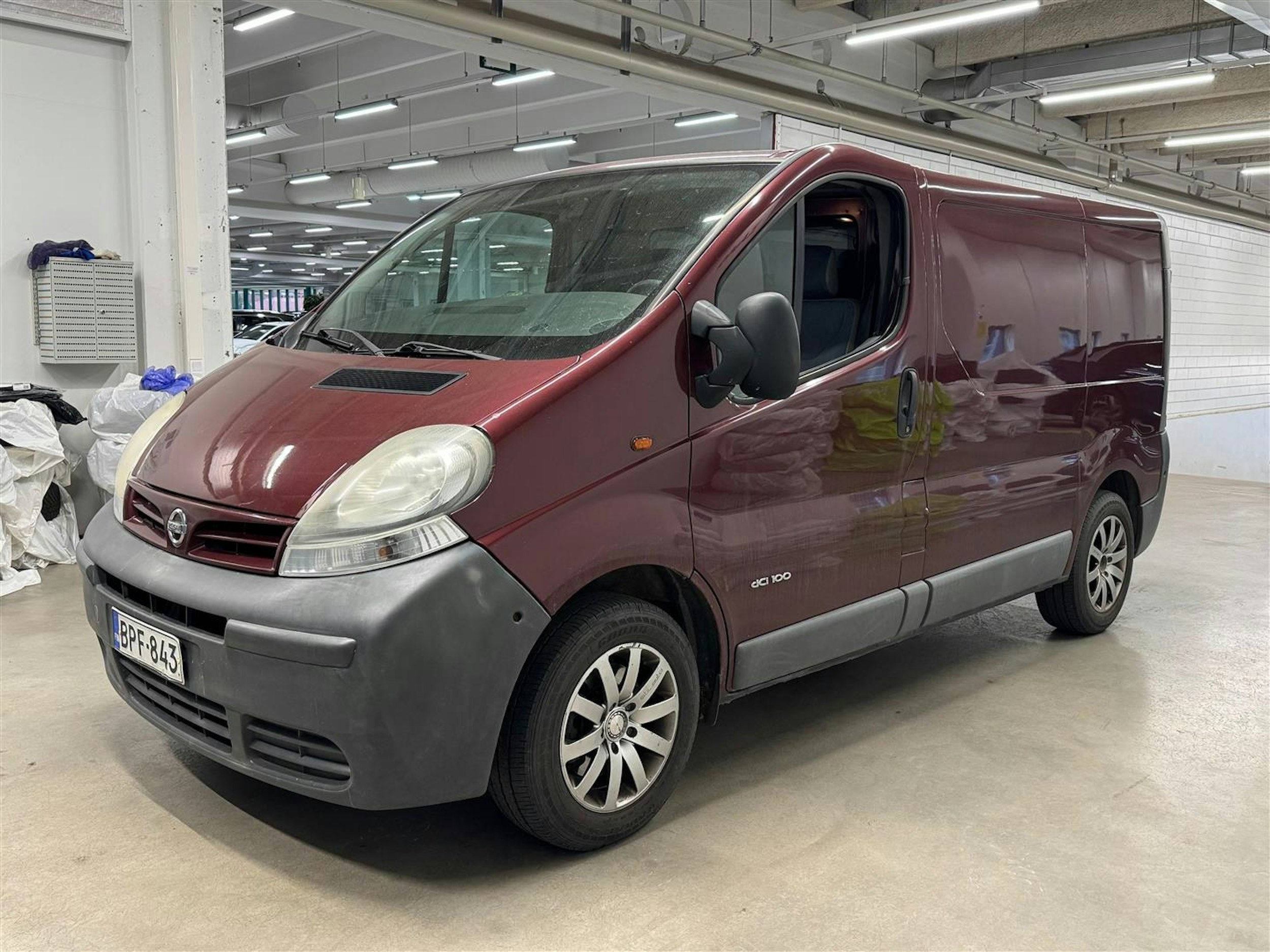 punainen Nissan Primastar 2005 kuva 2.