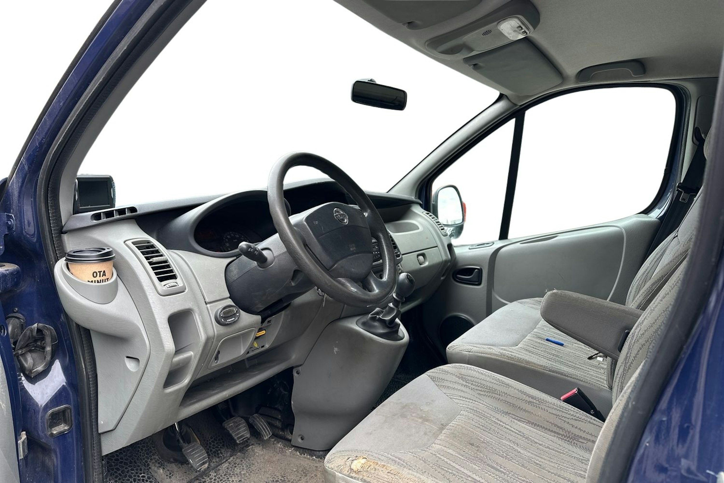 sininen Nissan Primastar 2011 kuva 3.