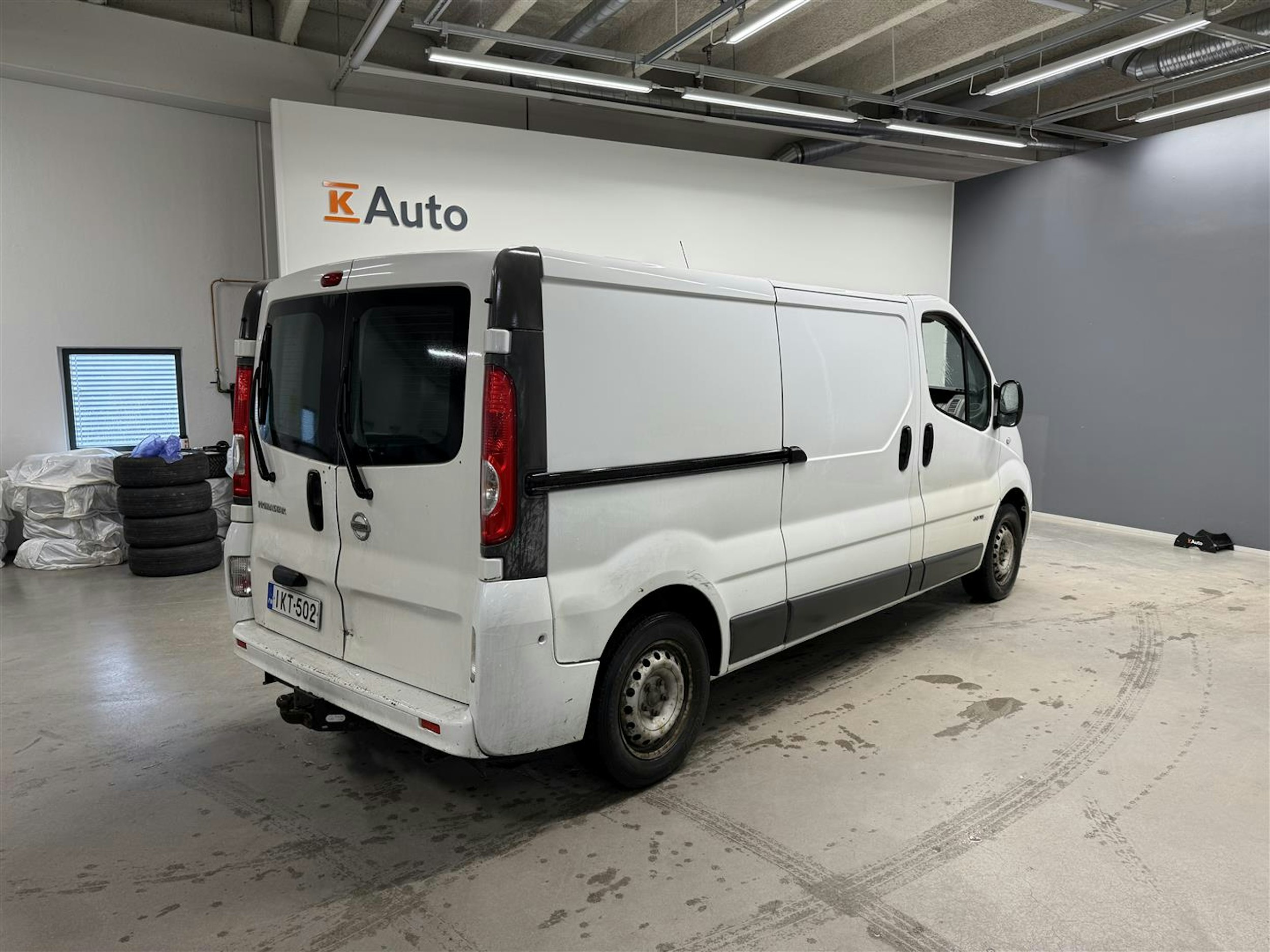 Valkoinen Nissan Primastar 2013 kuva 3.