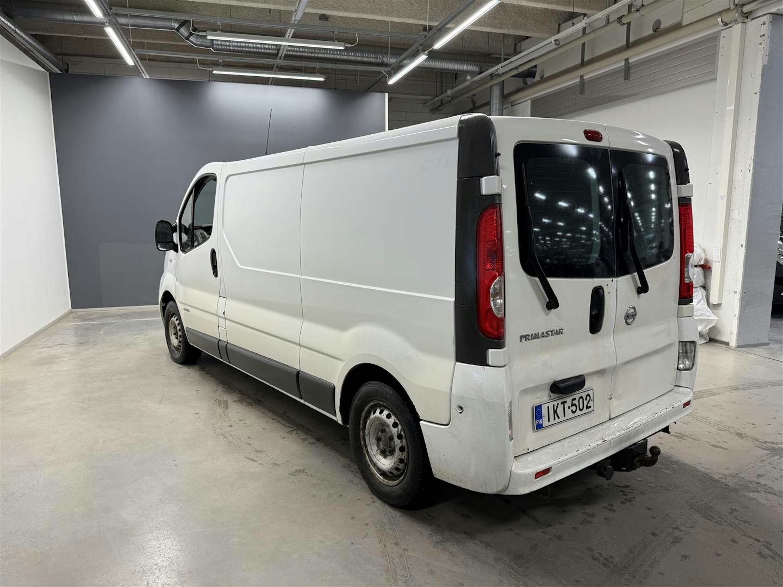 Valkoinen Nissan Primastar 2013 kuva 5.