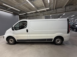 Valkoinen Nissan Primastar 2013 kuva 6.