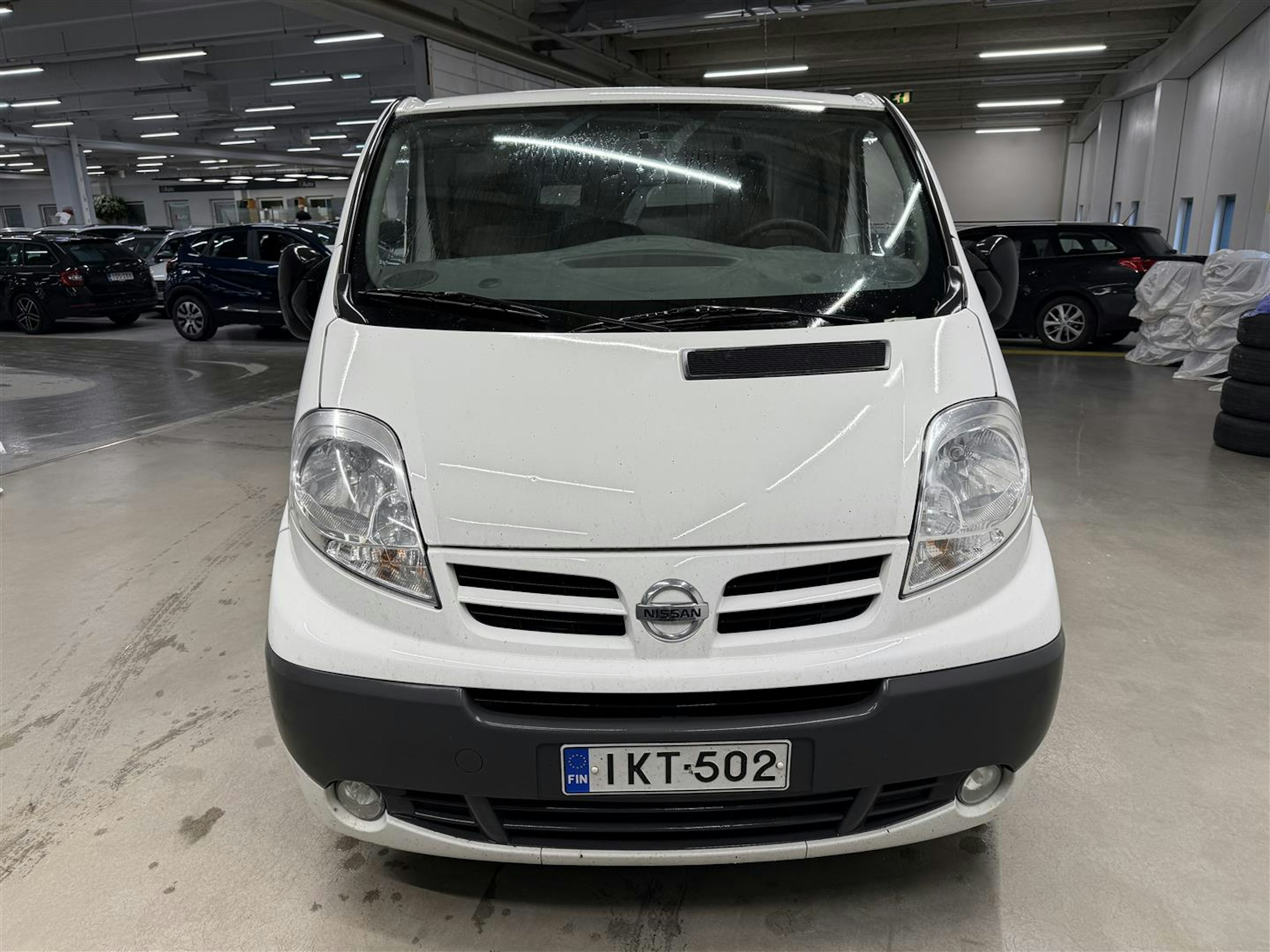 Valkoinen Nissan Primastar 2013 kuva 8.