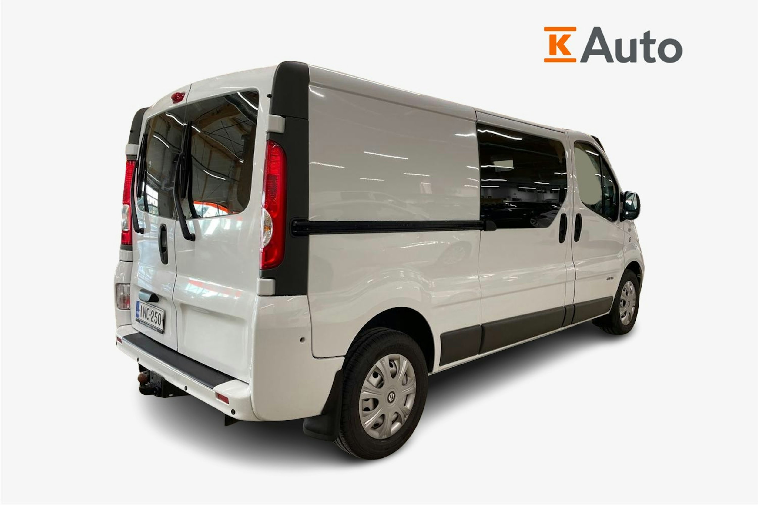 valkoinen Nissan Primastar 2014 kuva 2.