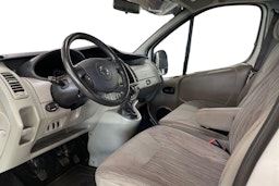 valkoinen Nissan Primastar 2014 kuva 7.