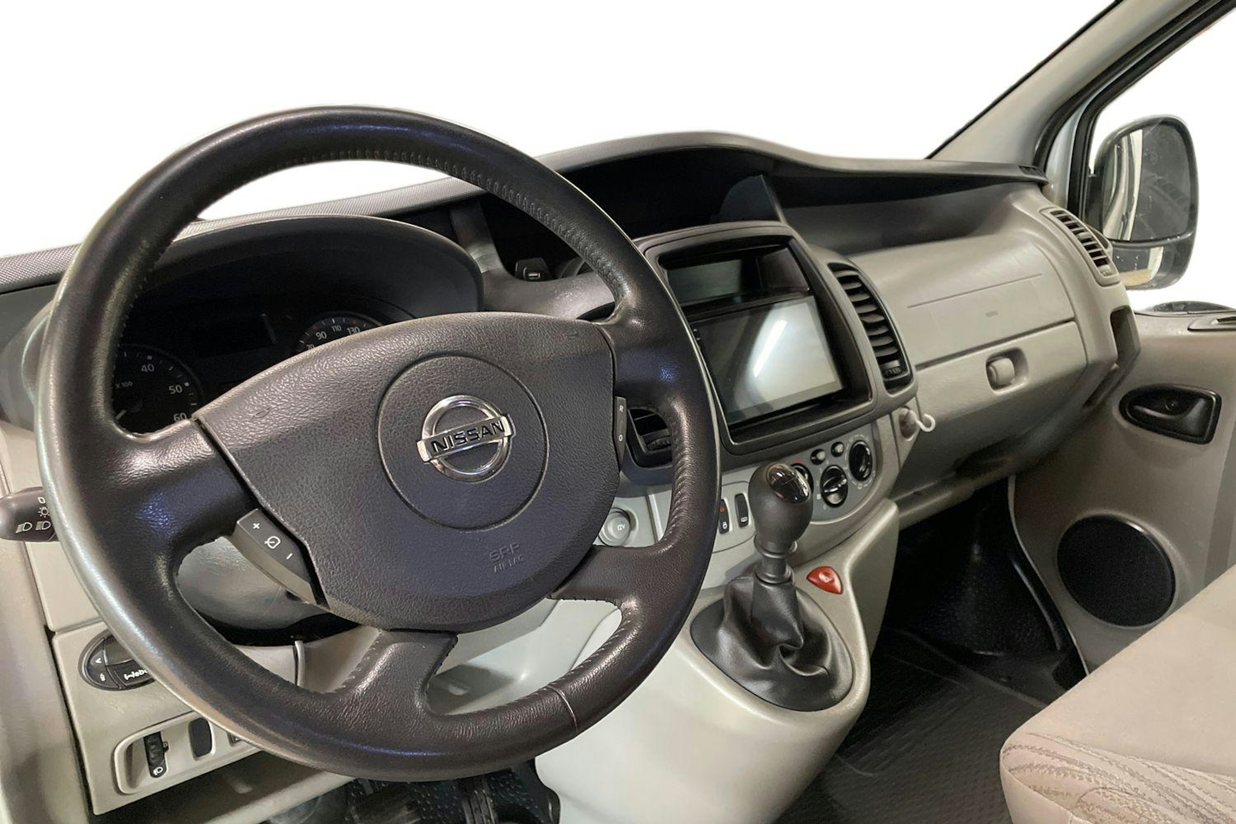valkoinen Nissan Primastar 2014 kuva 9.