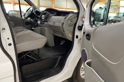 valkoinen Nissan Primastar 2014 kuva 16.