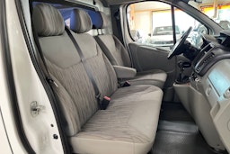 valkoinen Nissan Primastar 2014 kuva 18.