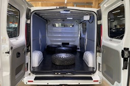 valkoinen Nissan Primastar 2014 kuva 24.