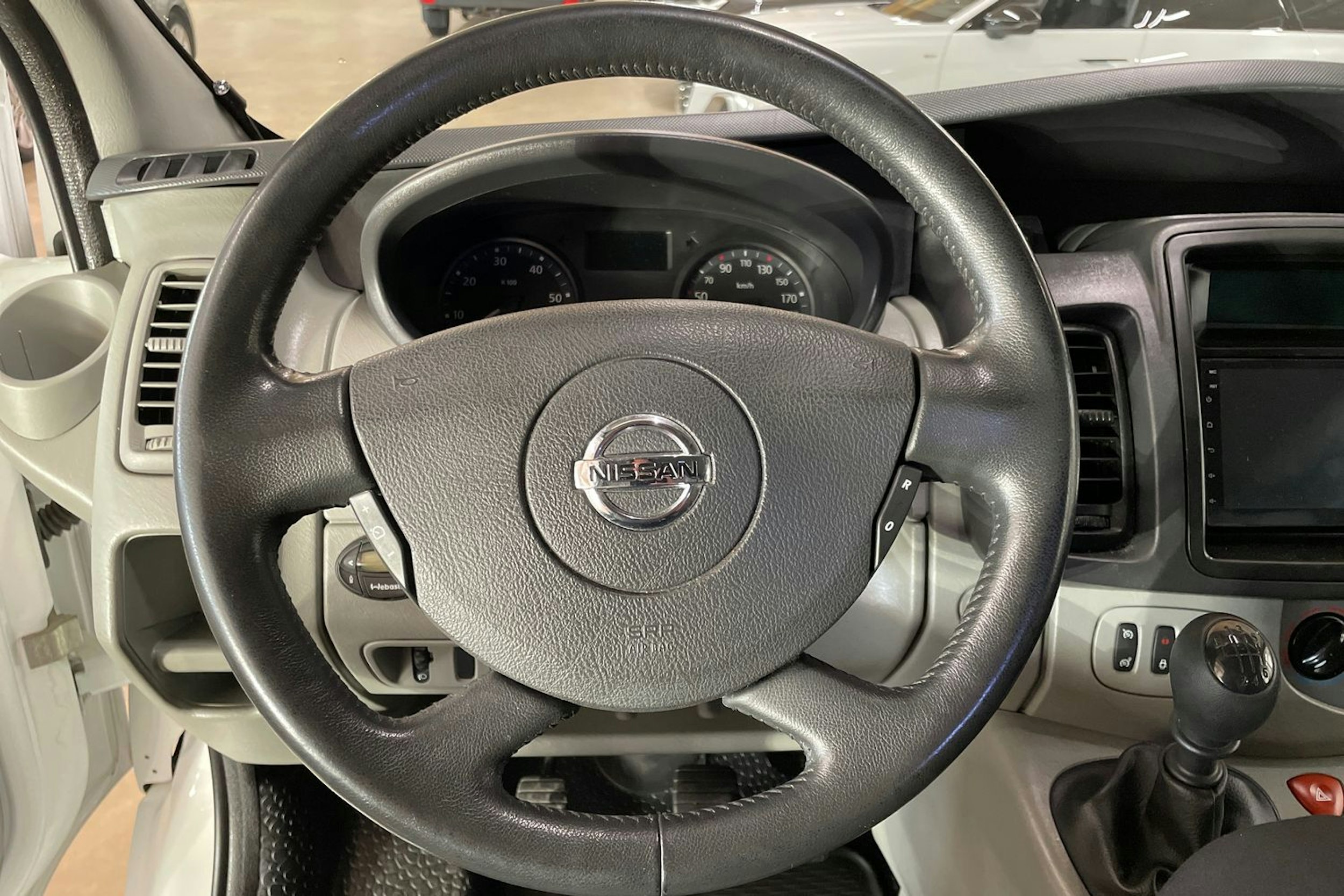 valkoinen Nissan Primastar 2014 kuva 29.