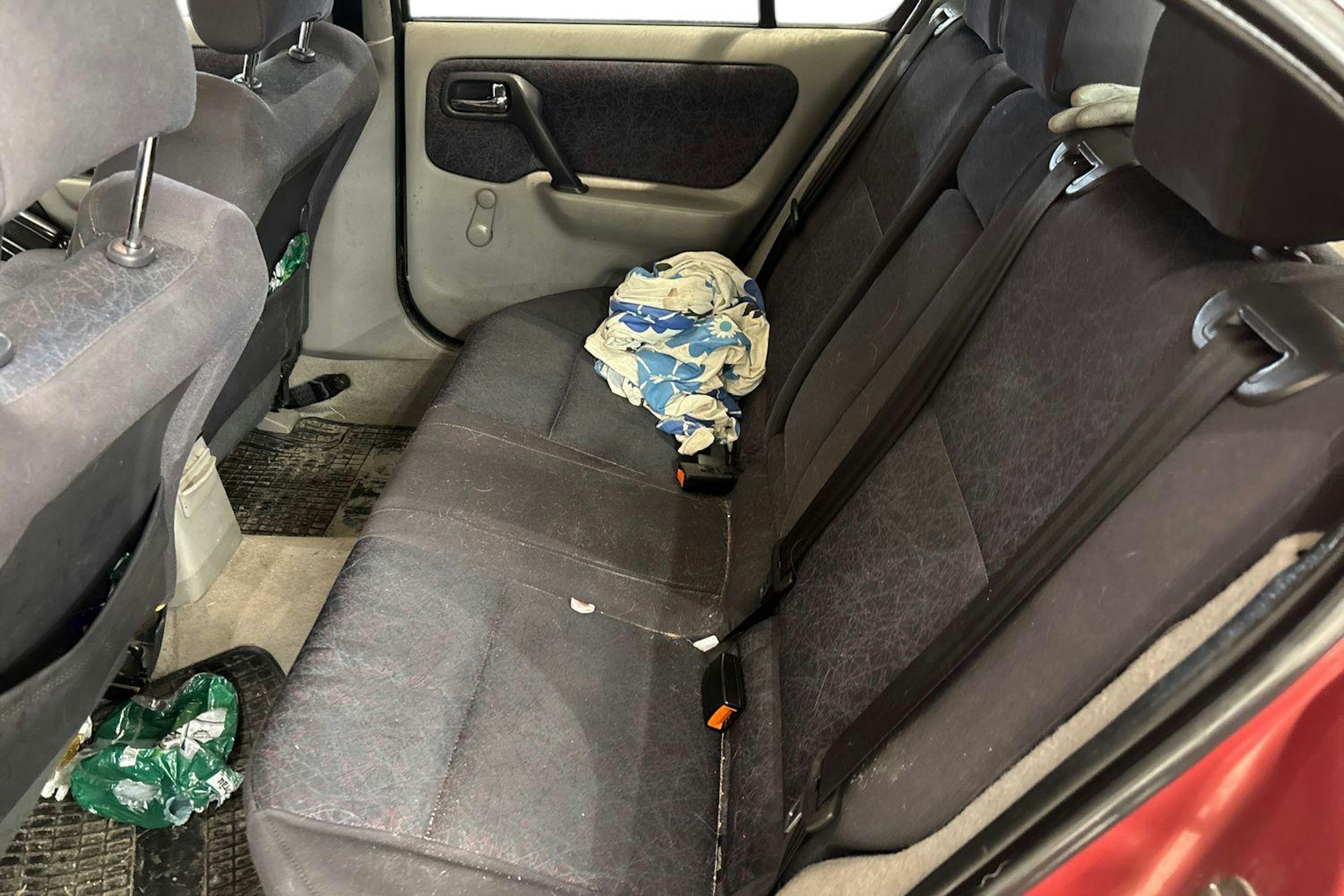 Punainen Nissan PRIMERA 1999 kuva 8.