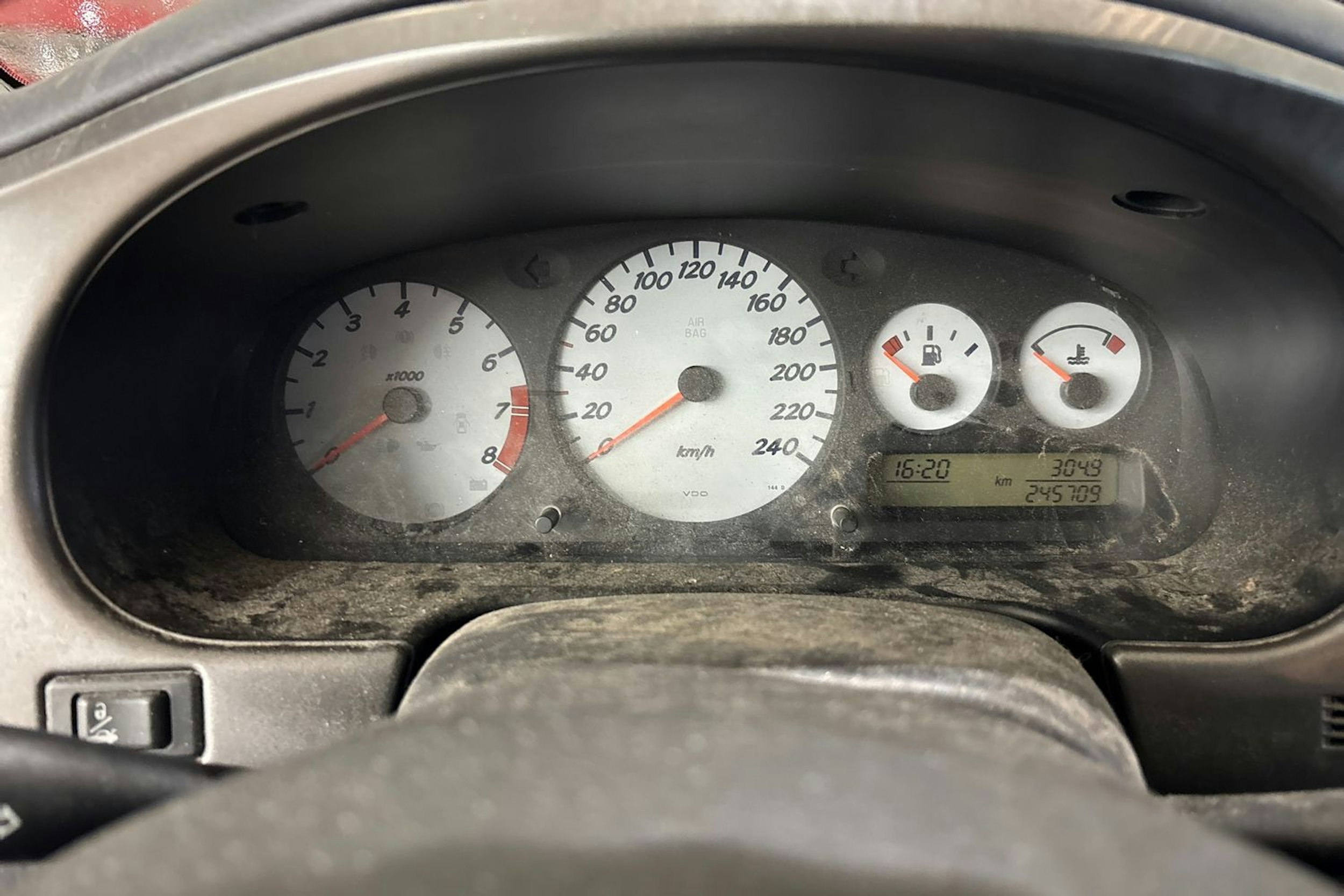 Punainen Nissan PRIMERA 1999 kuva 11.