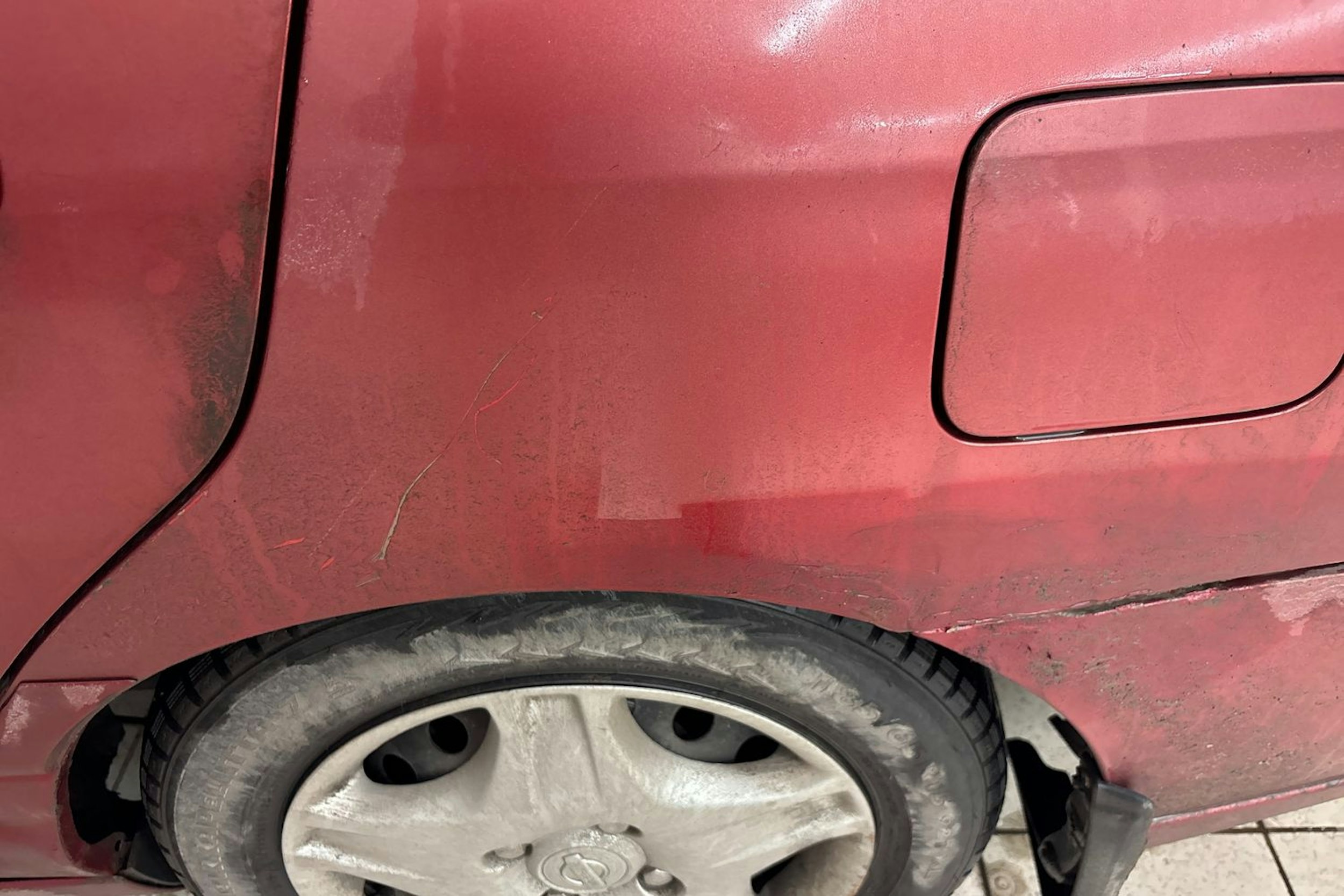 Punainen Nissan PRIMERA 1999 kuva 21.