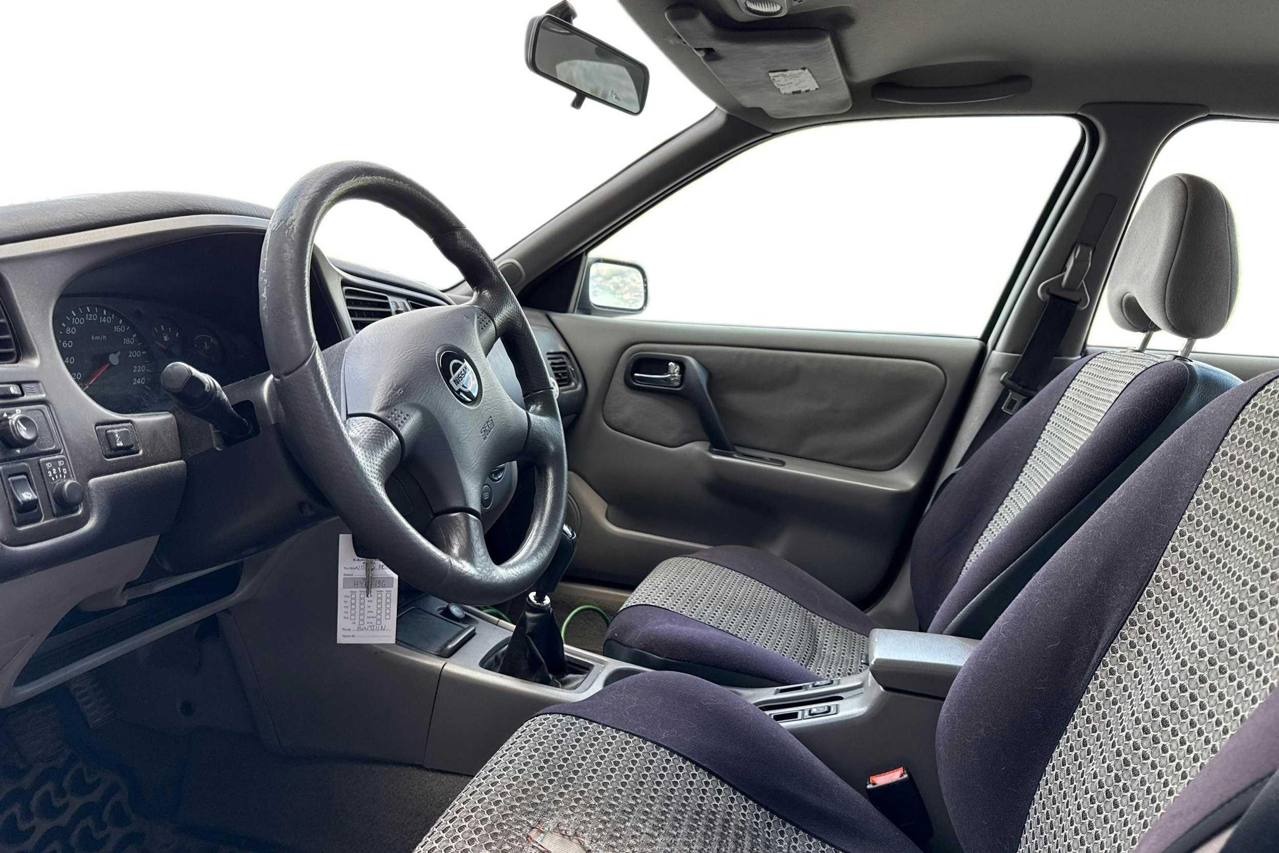 Harmaa Nissan PRIMERA 2001 kuva 6.