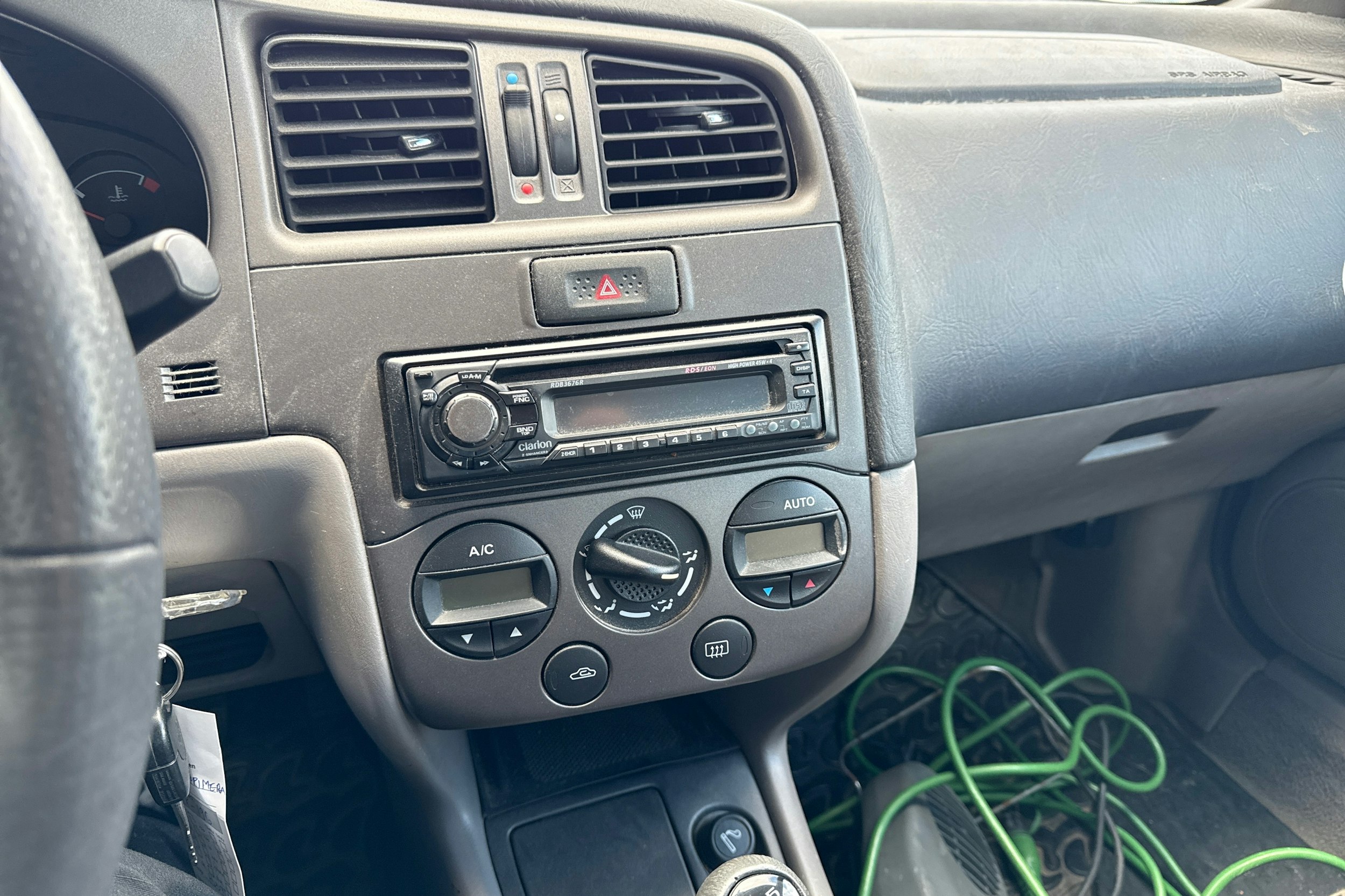 Harmaa Nissan PRIMERA 2001 kuva 29.