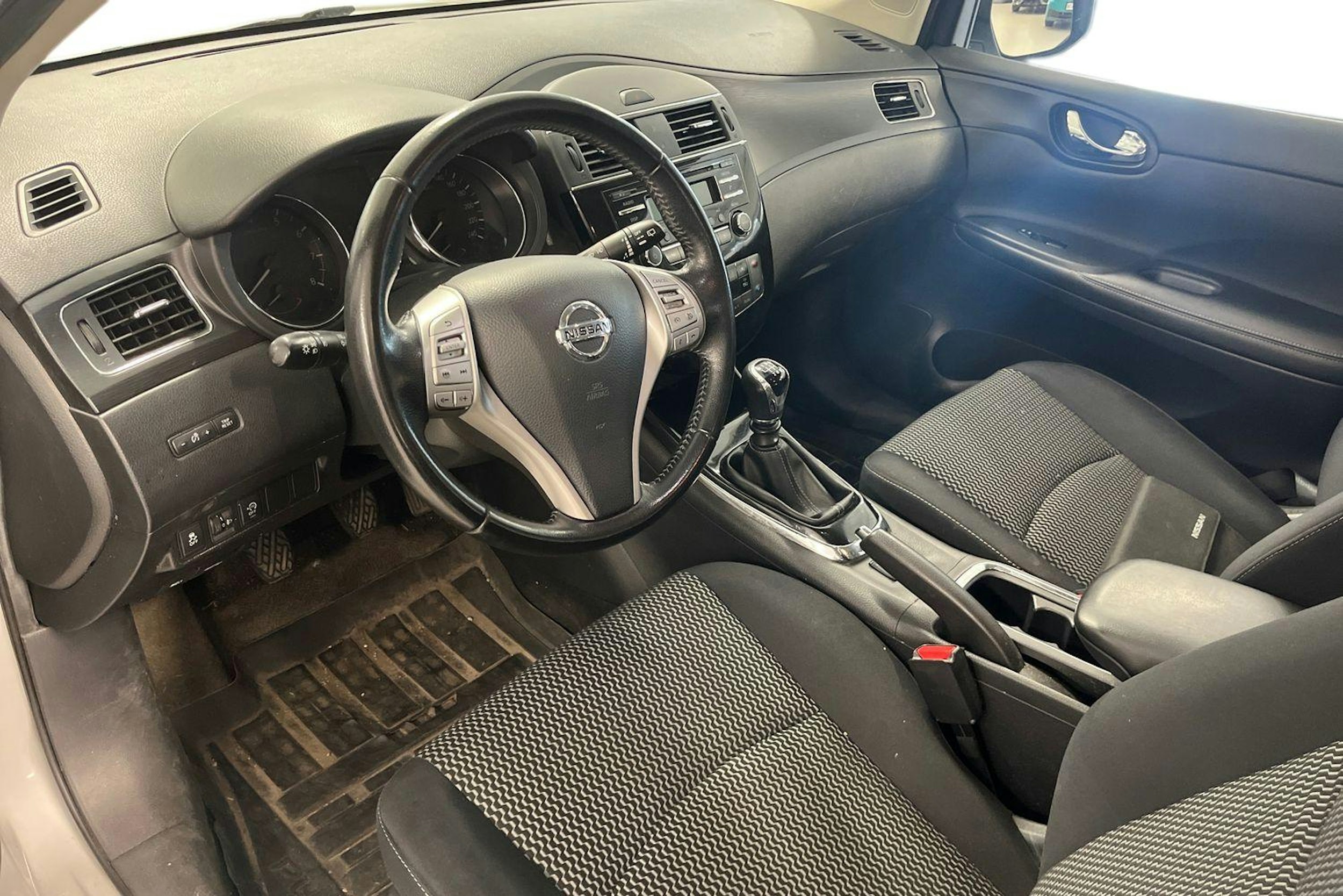 hopea Nissan Pulsar 2015 kuva 3.