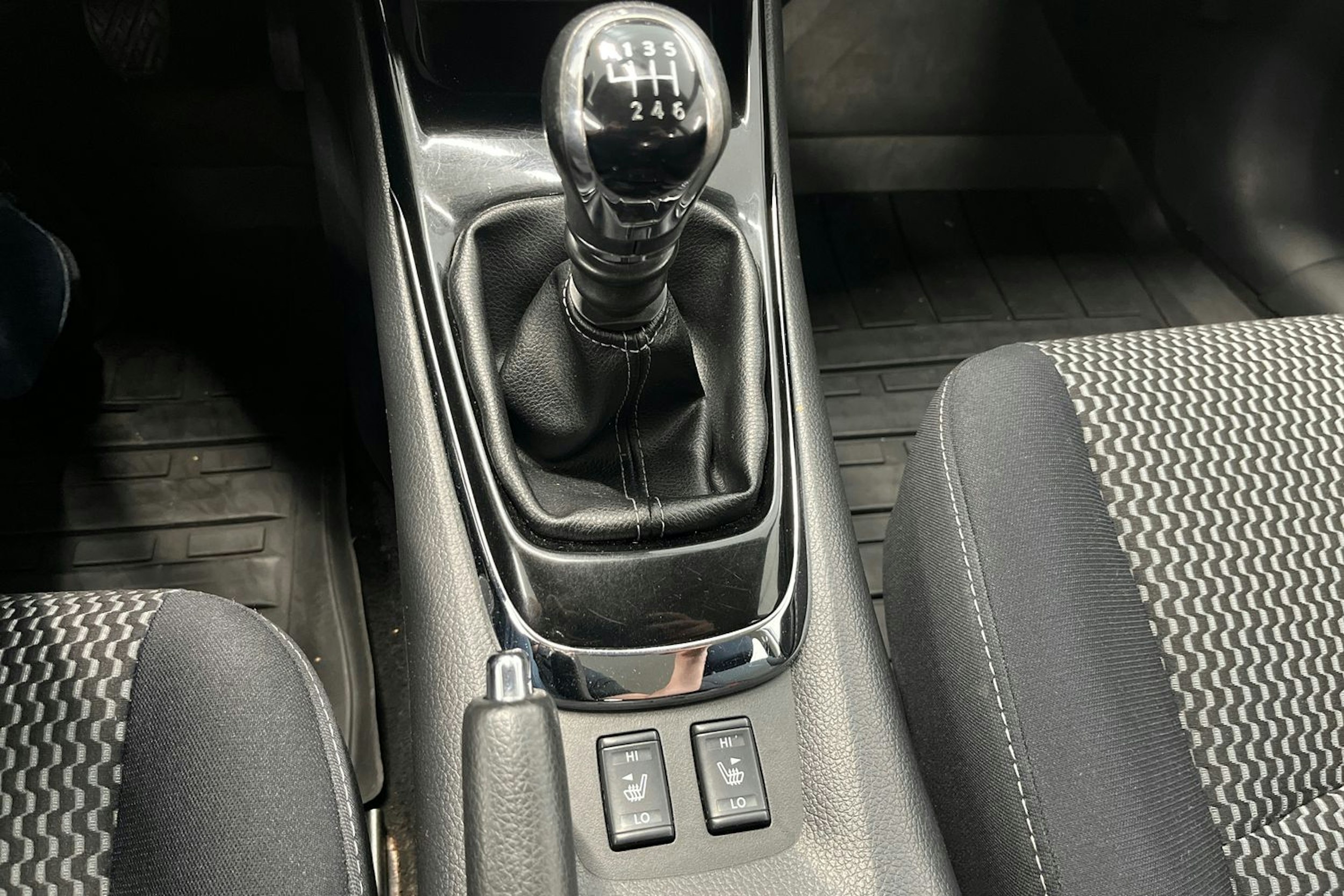 hopea Nissan Pulsar 2015 kuva 15.