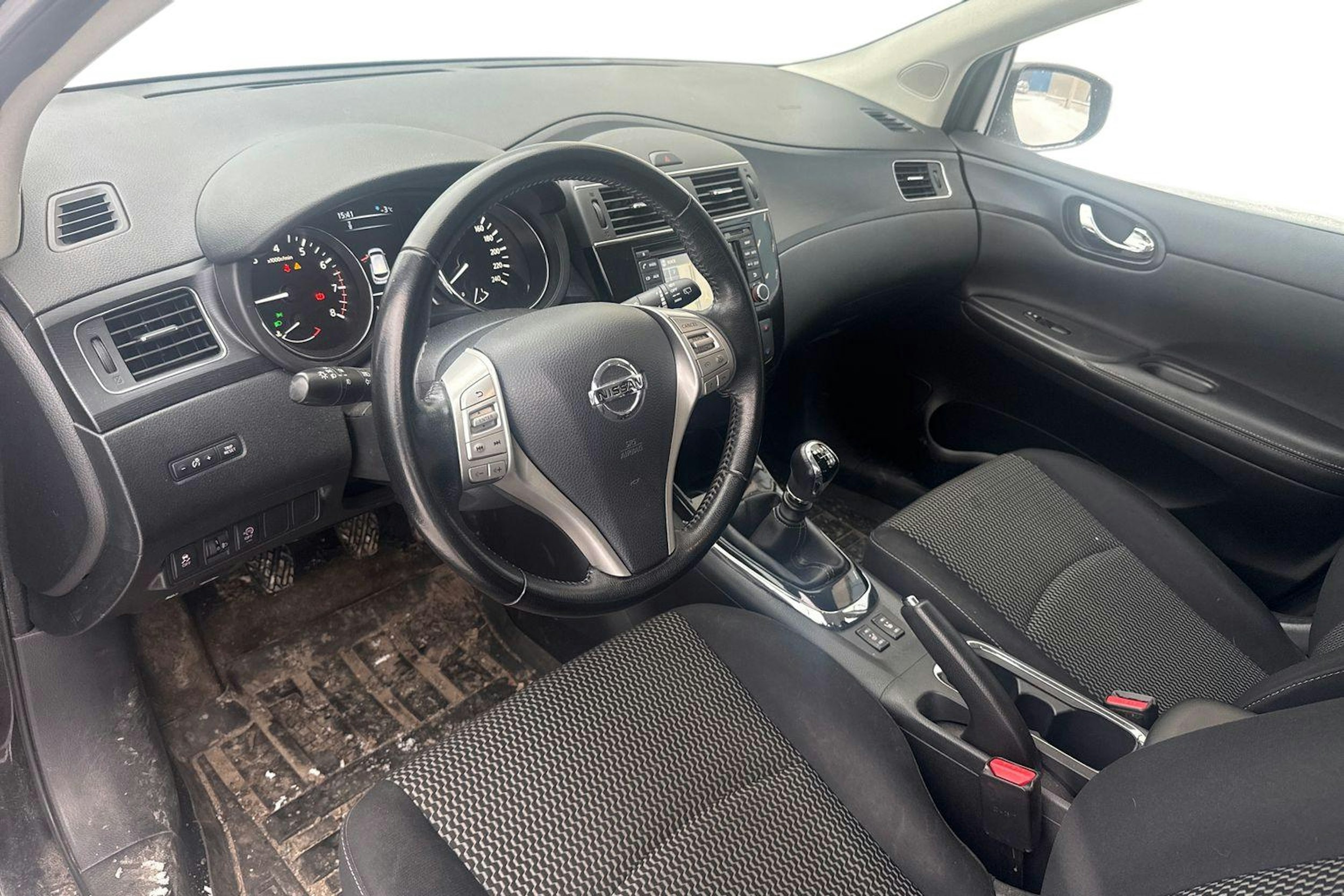 musta Nissan Pulsar 2015 kuva 3.