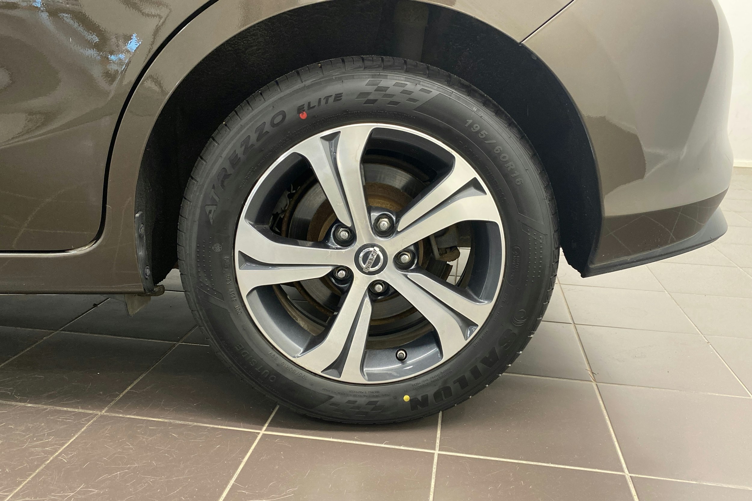 ruskea (beige) Nissan Pulsar 2016 kuva 10.