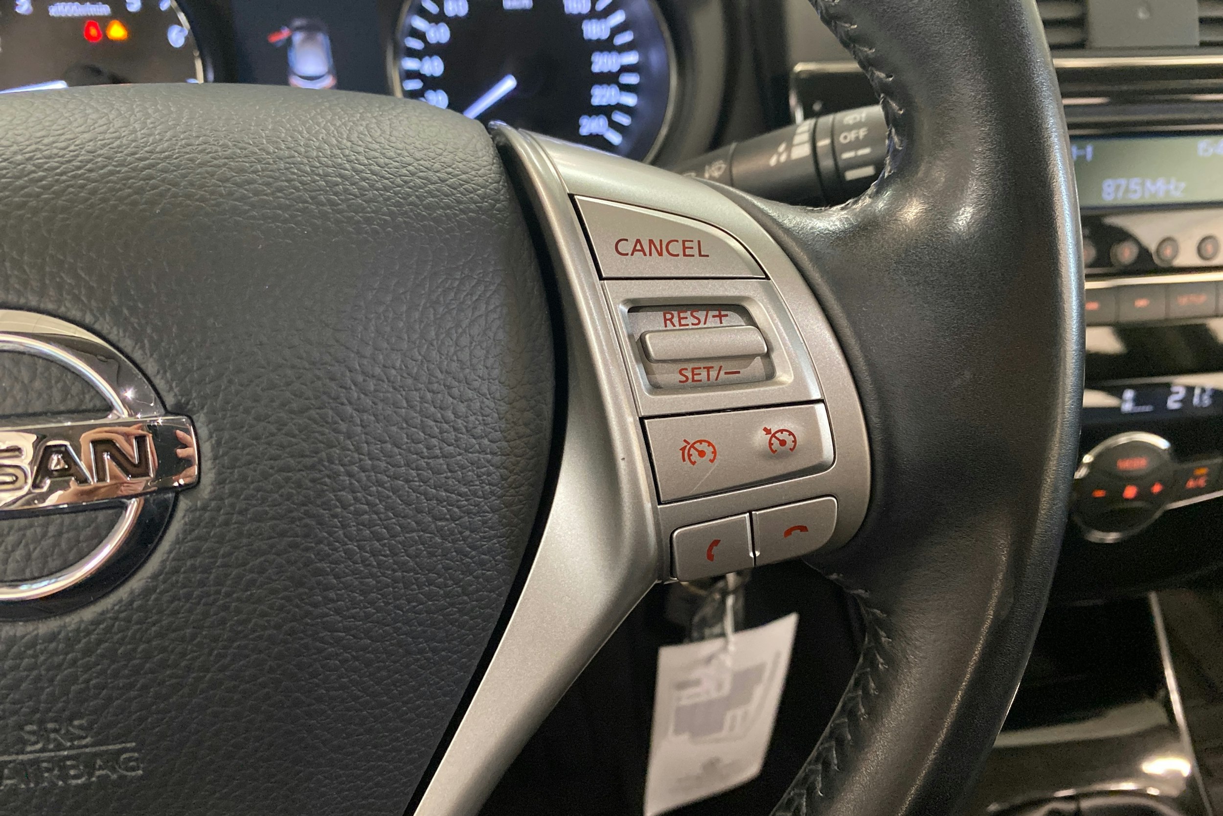 ruskea (beige) Nissan Pulsar 2016 kuva 16.