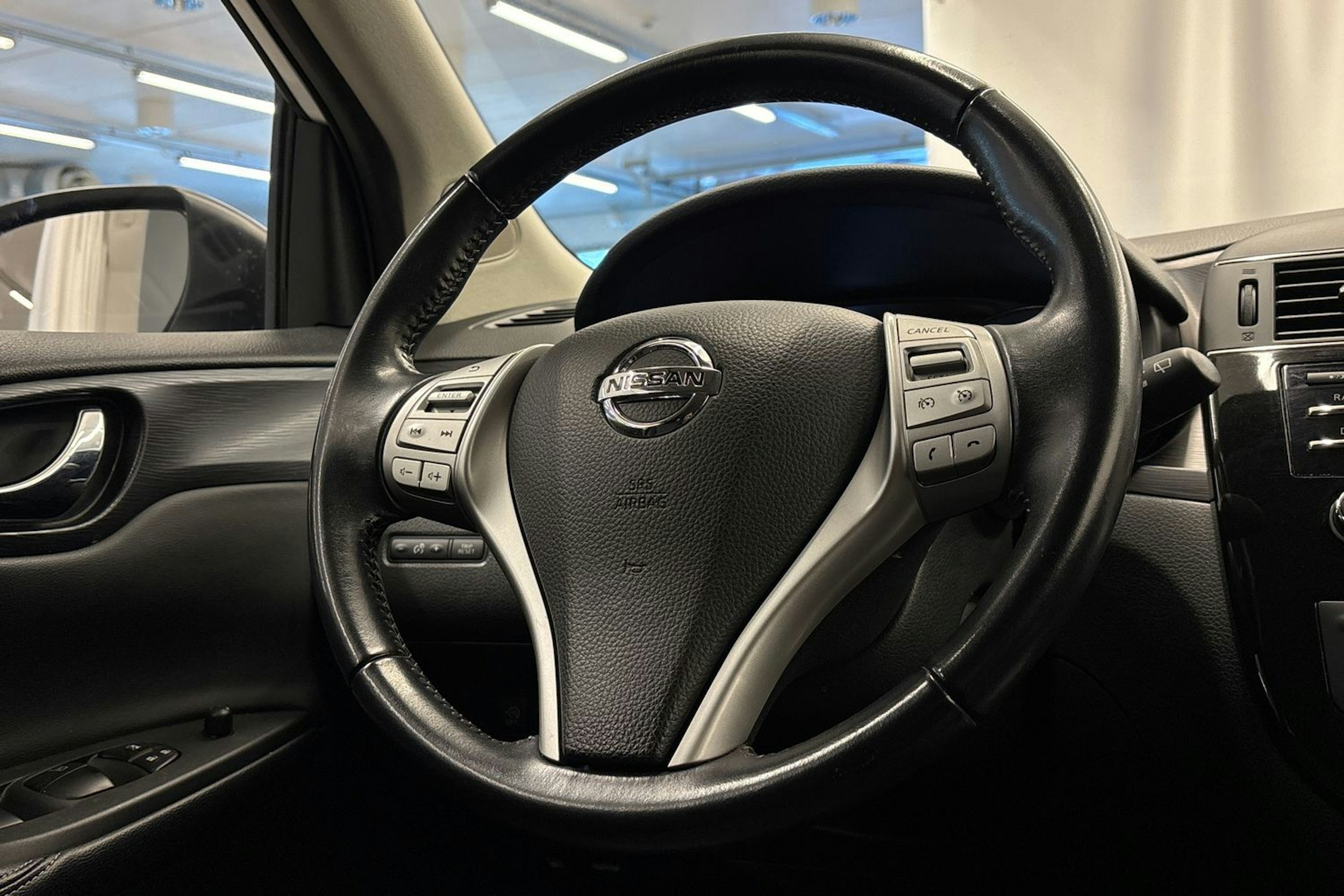 valkoinen Nissan Pulsar 2017 kuva 15.