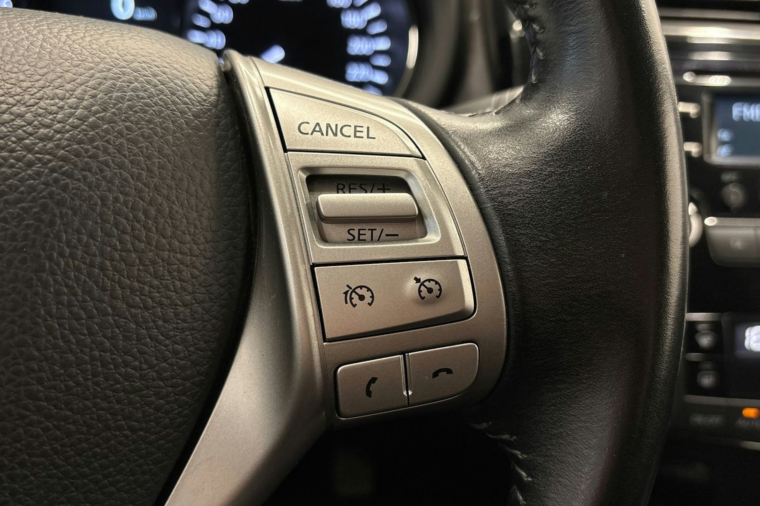 valkoinen Nissan Pulsar 2017 kuva 17.