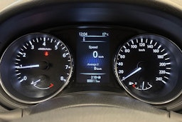 valkoinen Nissan Pulsar 2017 kuva 18.