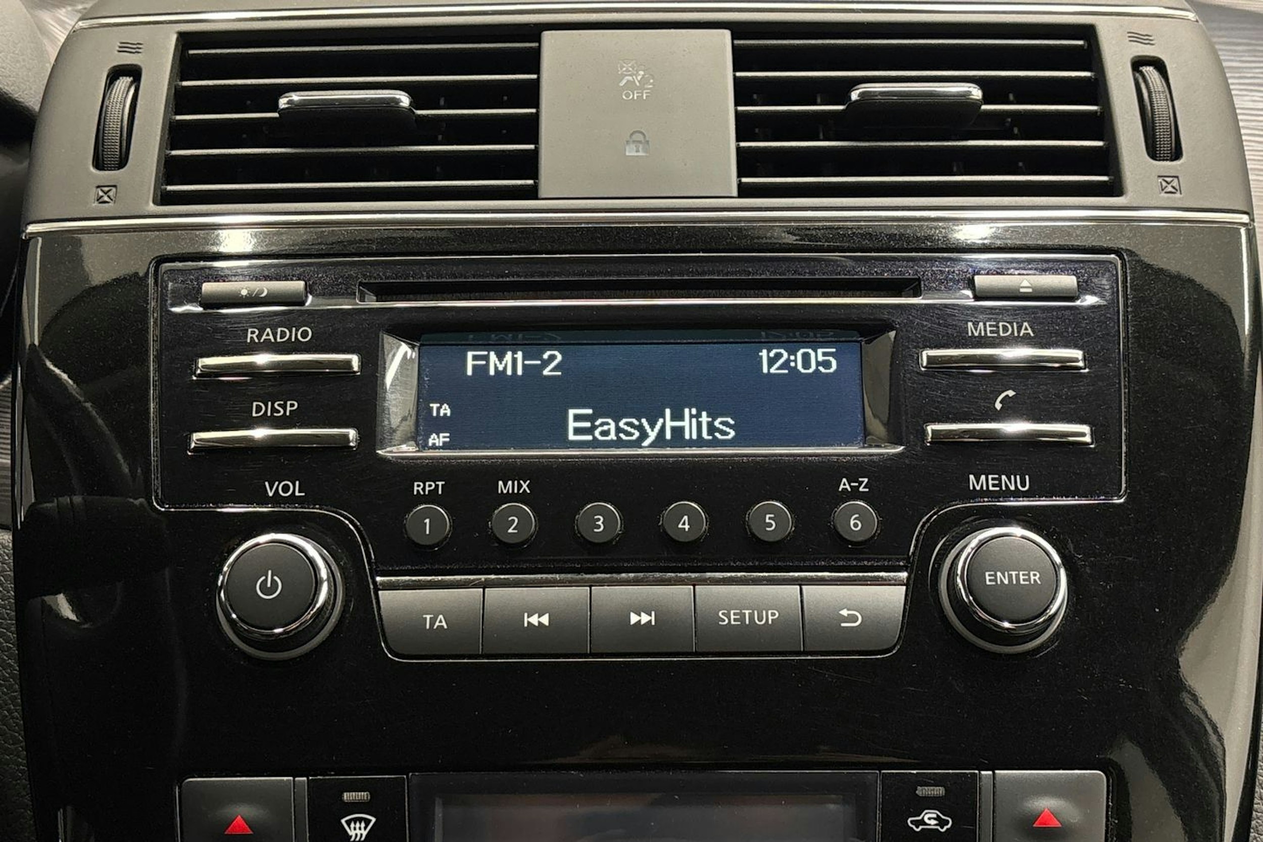 valkoinen Nissan Pulsar 2017 kuva 19.