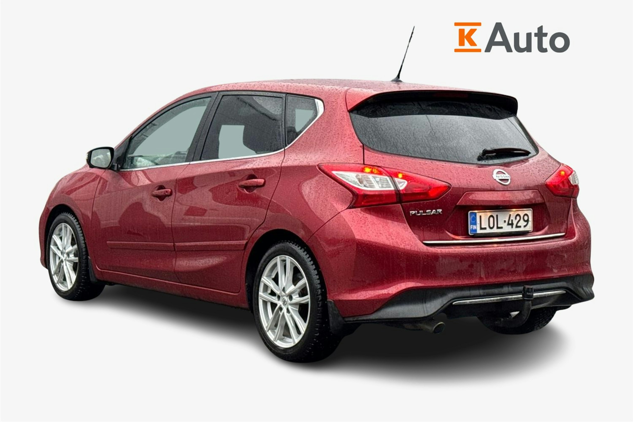 punainen Nissan Pulsar 2018 kuva 2.