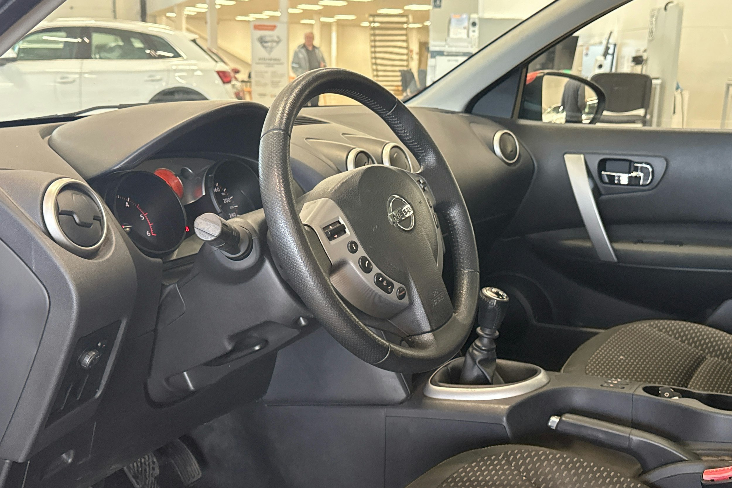 punainen Nissan Qashqai 2008 kuva 6.