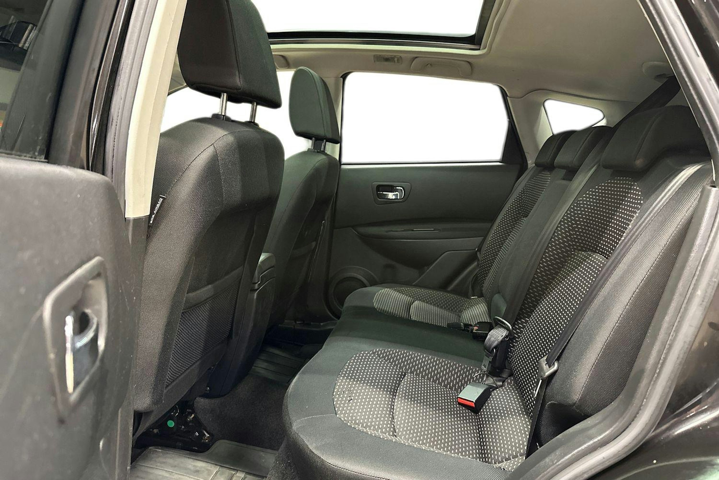 musta Nissan Qashqai 2009 kuva 10.