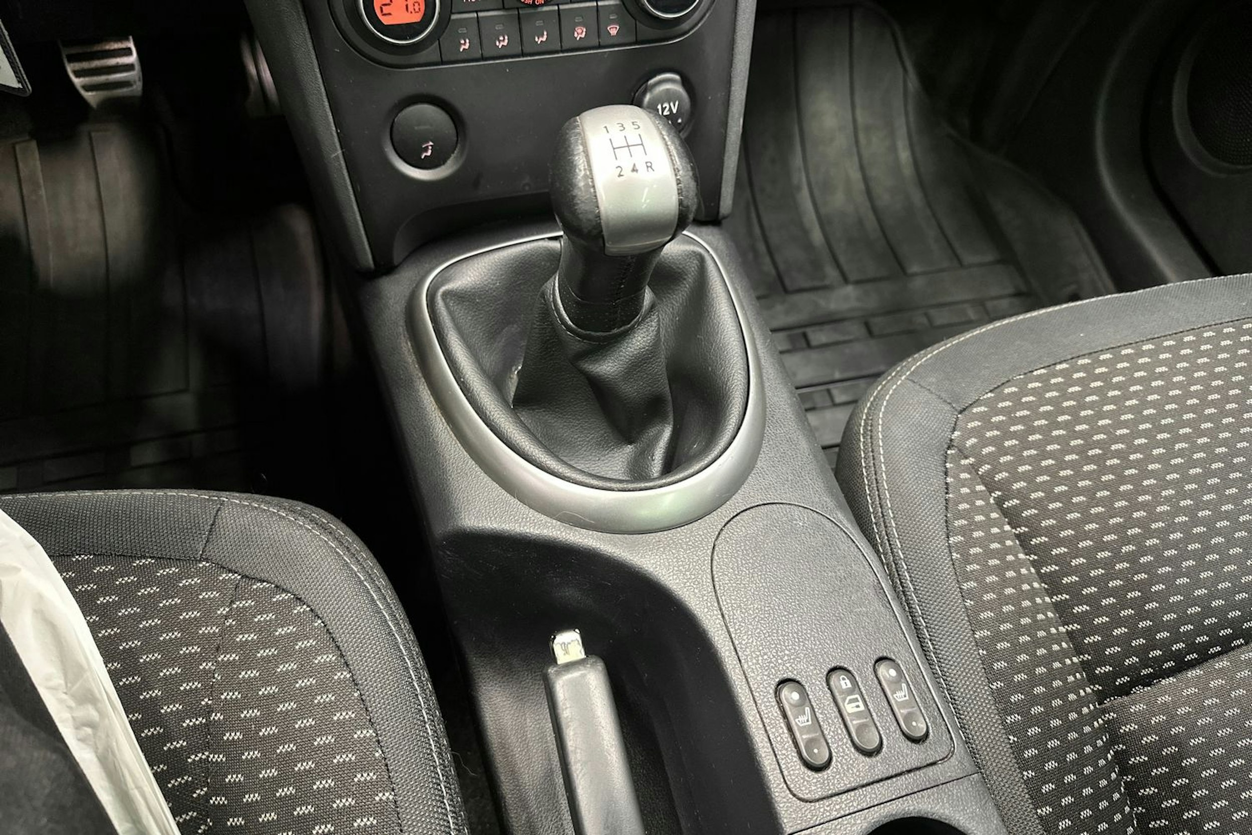 musta Nissan Qashqai 2009 kuva 23.