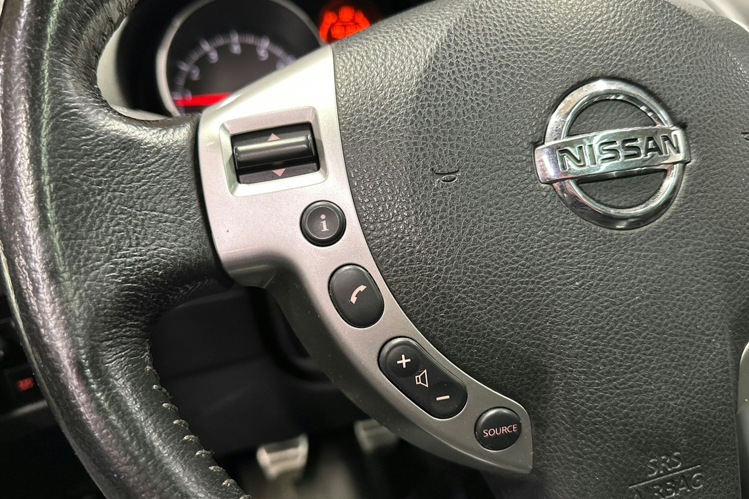 musta Nissan Qashqai 2009 kuva 25.